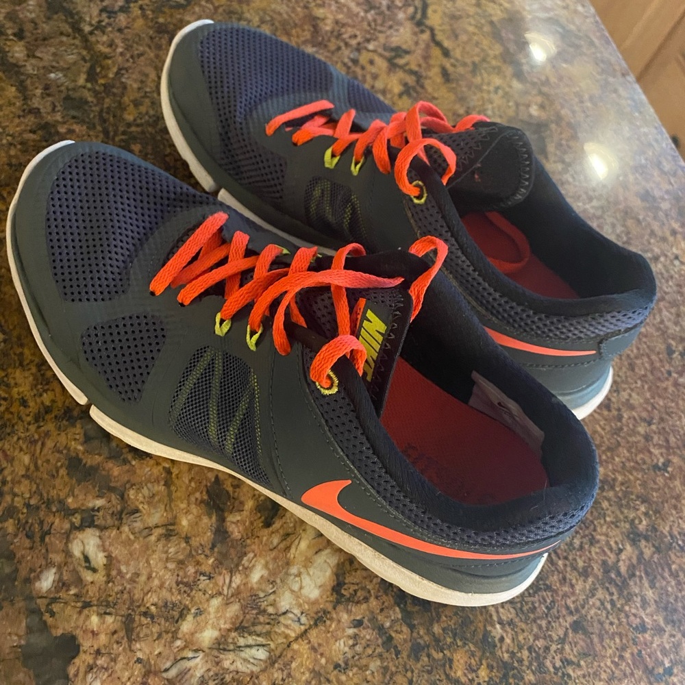 Women’s Nike sneakers size 8